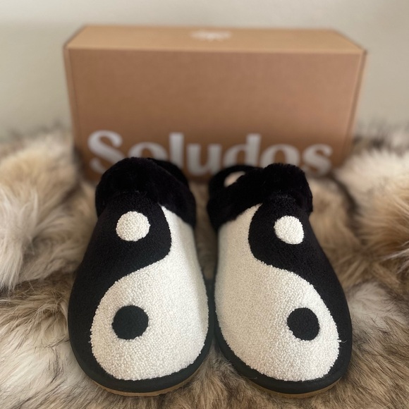 Soludos Yin Yang Cozy Slipper New in Box. - Picture 4 of 6